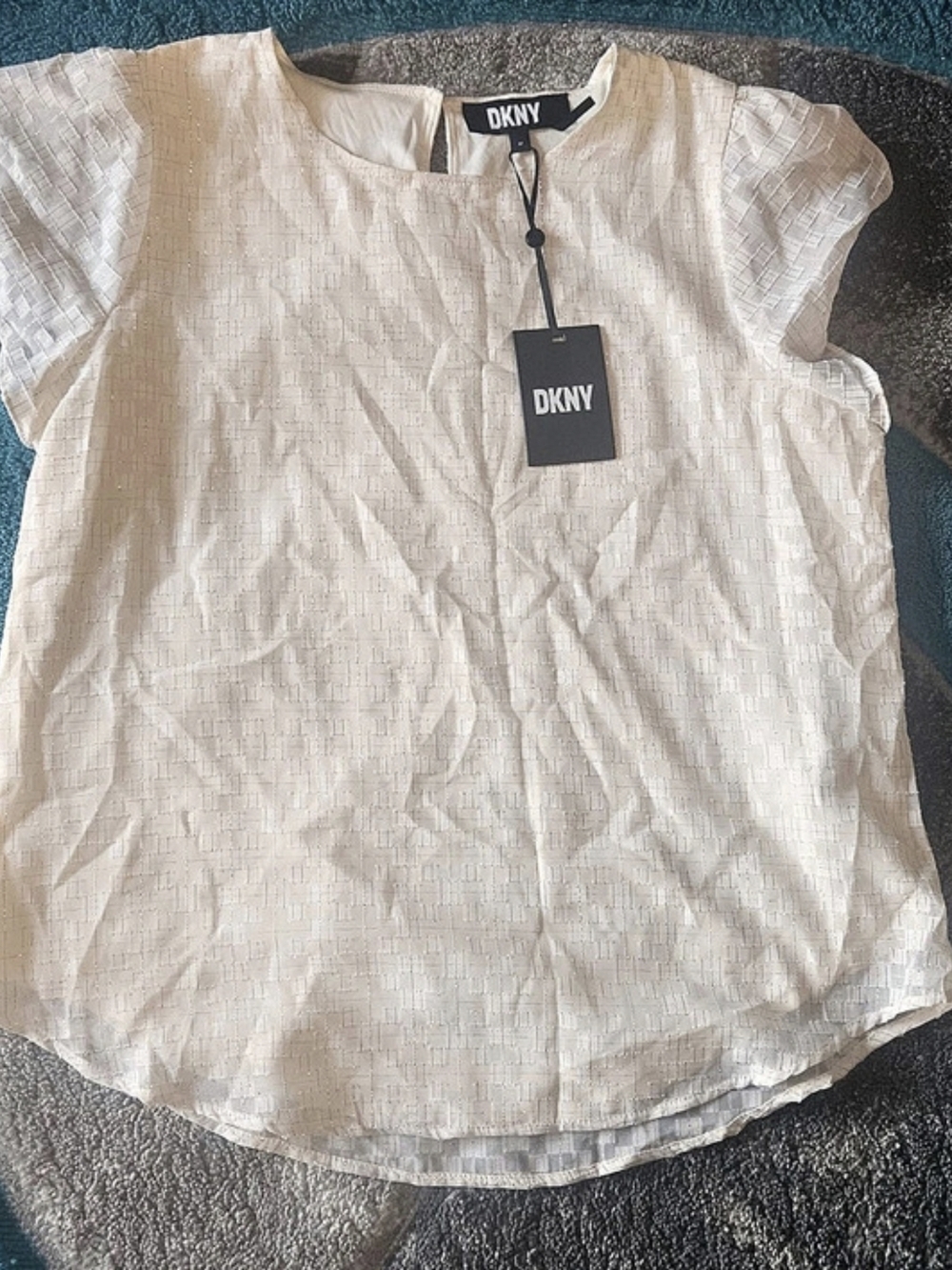 DKNY Textured Short Sleeve Blouse in White Size Medium NWT